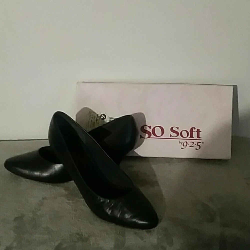 925 so soft  navy pumps